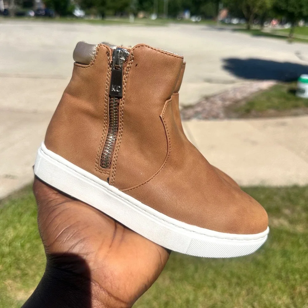 Kenneth Cole New York Girls Reece Carter Faux Leather Ankle Boots Size 12 Cognac